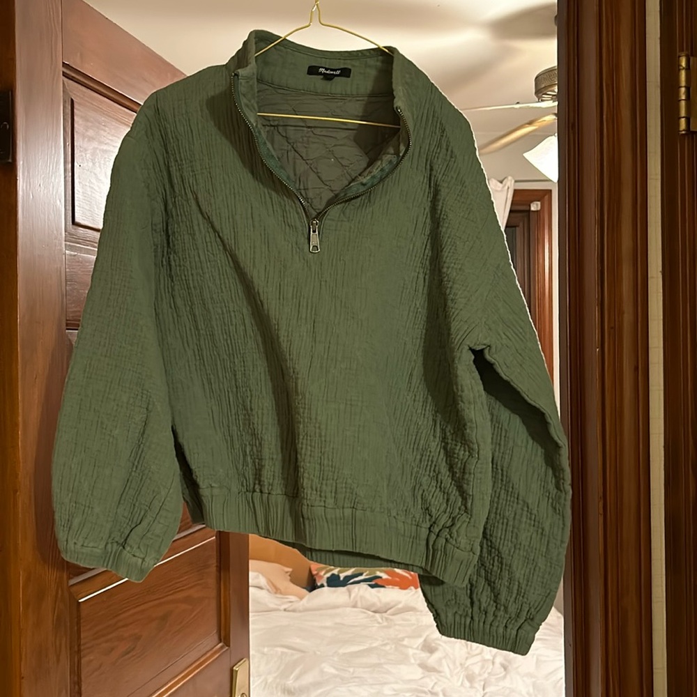 Medium madewell slightly cropped sweatshirt. Balloon sleeves. Never worn.